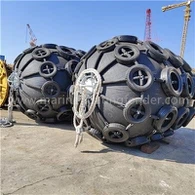 Yokohama gumi sárvédő